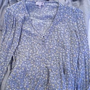 cute floral top!